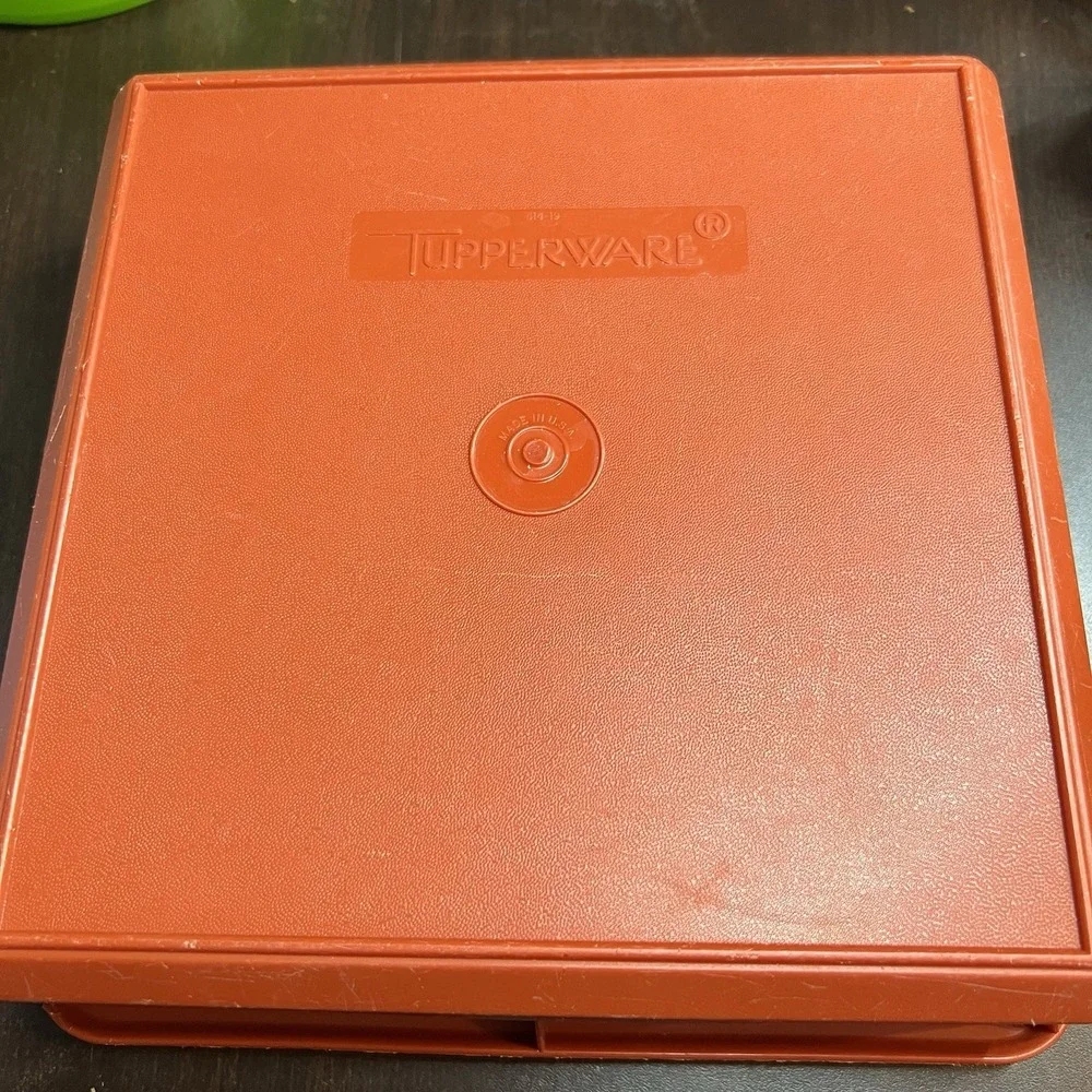 Tupperware clean overall
